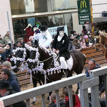 B&B Nurachi Bed and breakfast