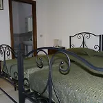 فندق مبيت وإفطار B&B Nurachi Nurachi
