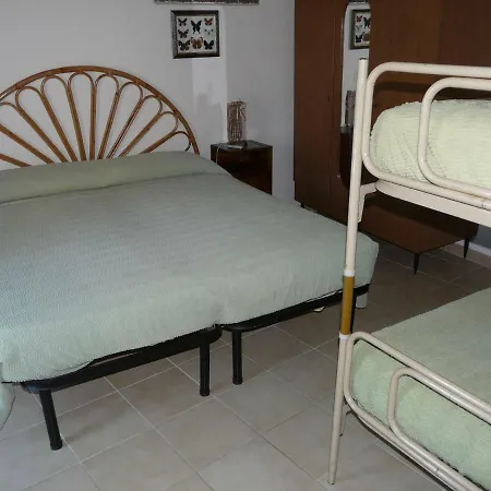 فندق مبيت وإفطار B&B Nurachi Nurachi