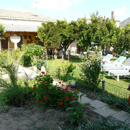 B&B Nurachi فندق مبيت وإفطار