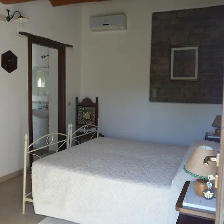 B&B Nurachi فندق مبيت وإفطار 3*