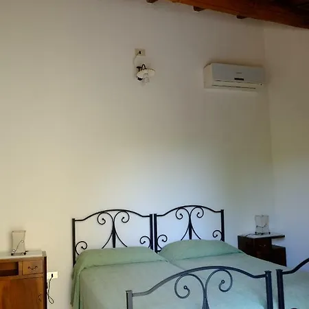 B&B Nurachi فندق مبيت وإفطار