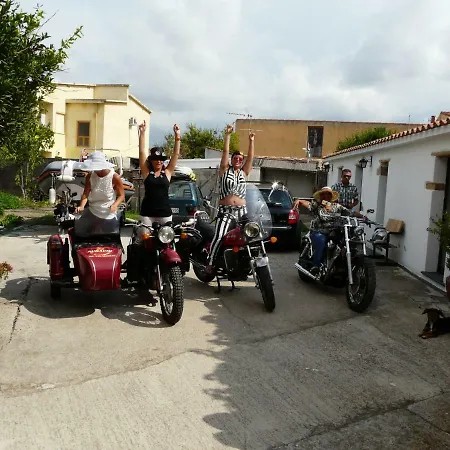 فندق مبيت وإفطار B&B Nurachi 3*