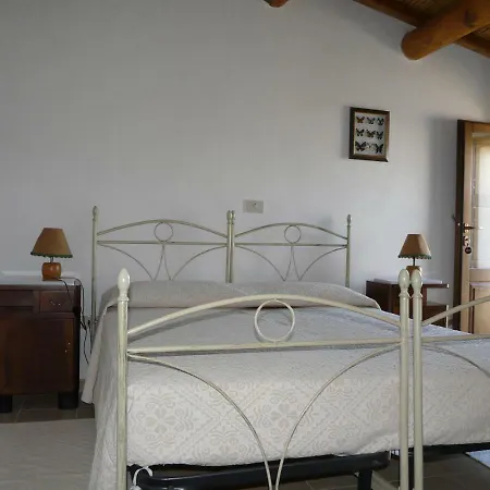 فندق مبيت وإفطار B&B Nurachi 3*